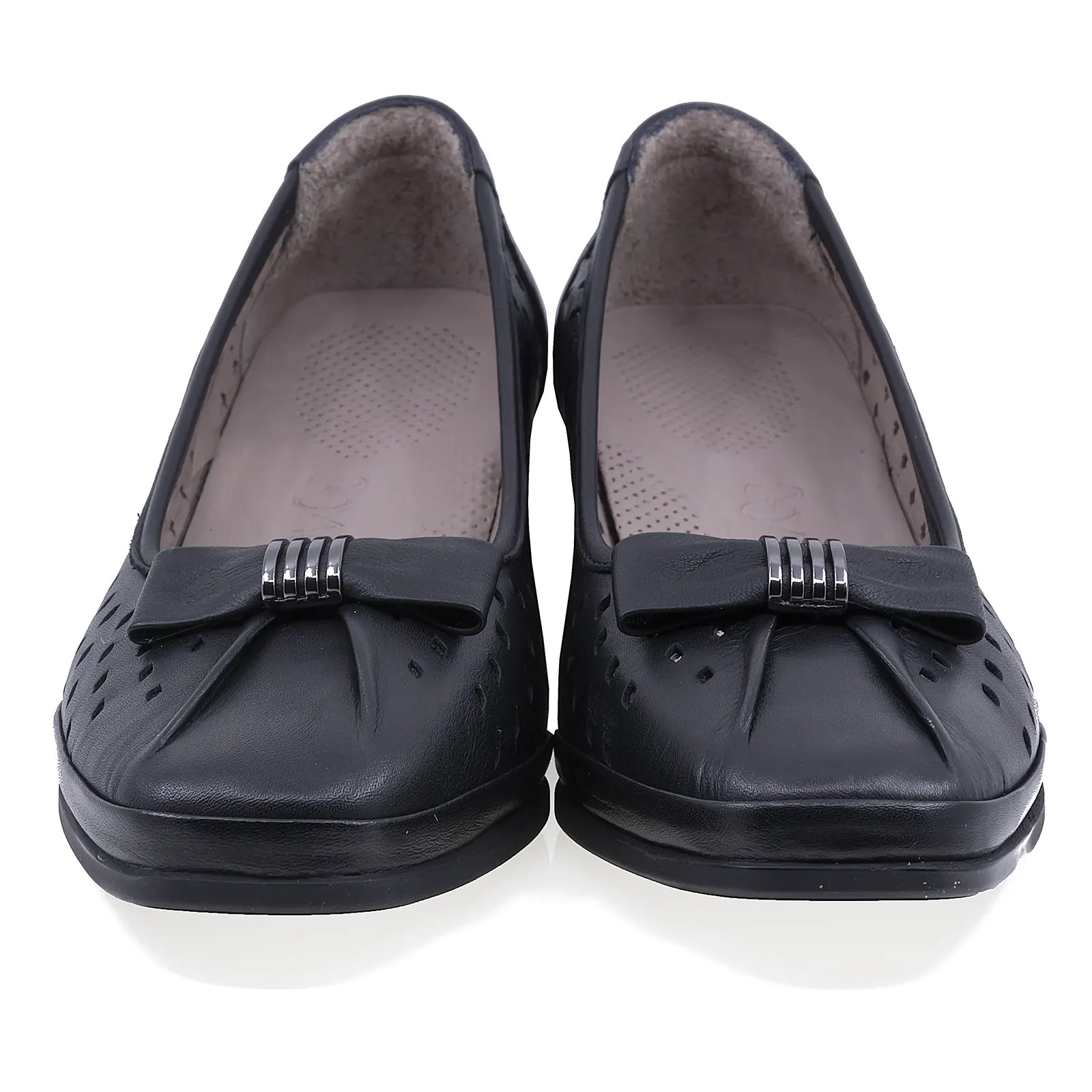 Pantofi casual Anna Viotti D50-5654 negru – vedere din față, design simplu și perforații elegante