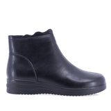 Ghete damă Anna Viotti D111-3E78978-72 negre din piele naturală box, cu căptușeală fină, fermoar lateral, vârf rotund și talpă ortopedică de 2,5 cm în față și 3,5 cm în spate.