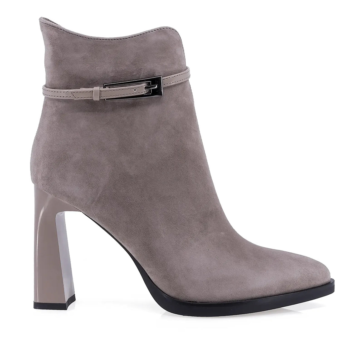 Botine dama elegante Anna Viotti D106-F10569-A846-8 vizon, din piele naturala intoarsa si lacuita, cu varf rotund, toc lat imbracat in piele intoarsa si ornament lateral.