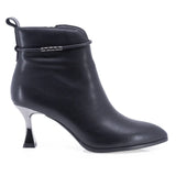 Botine dama elegante Anna Viotti D106-8H256-RH1808V-HA negre, din piele naturala intoarsa, cu varf rotund, toc subtire si cusatura pe mijloc.