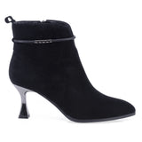 Botine dama elegante Anna Viotti D106-8H256-RH1808-HA negre, din piele naturala intoarsa, cu varf rotund, toc subtire de 7 cm si cusatura pe mijloc.