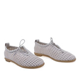 Pantofi damă Anna Viotti albi, vedere din față, design simplu și modern