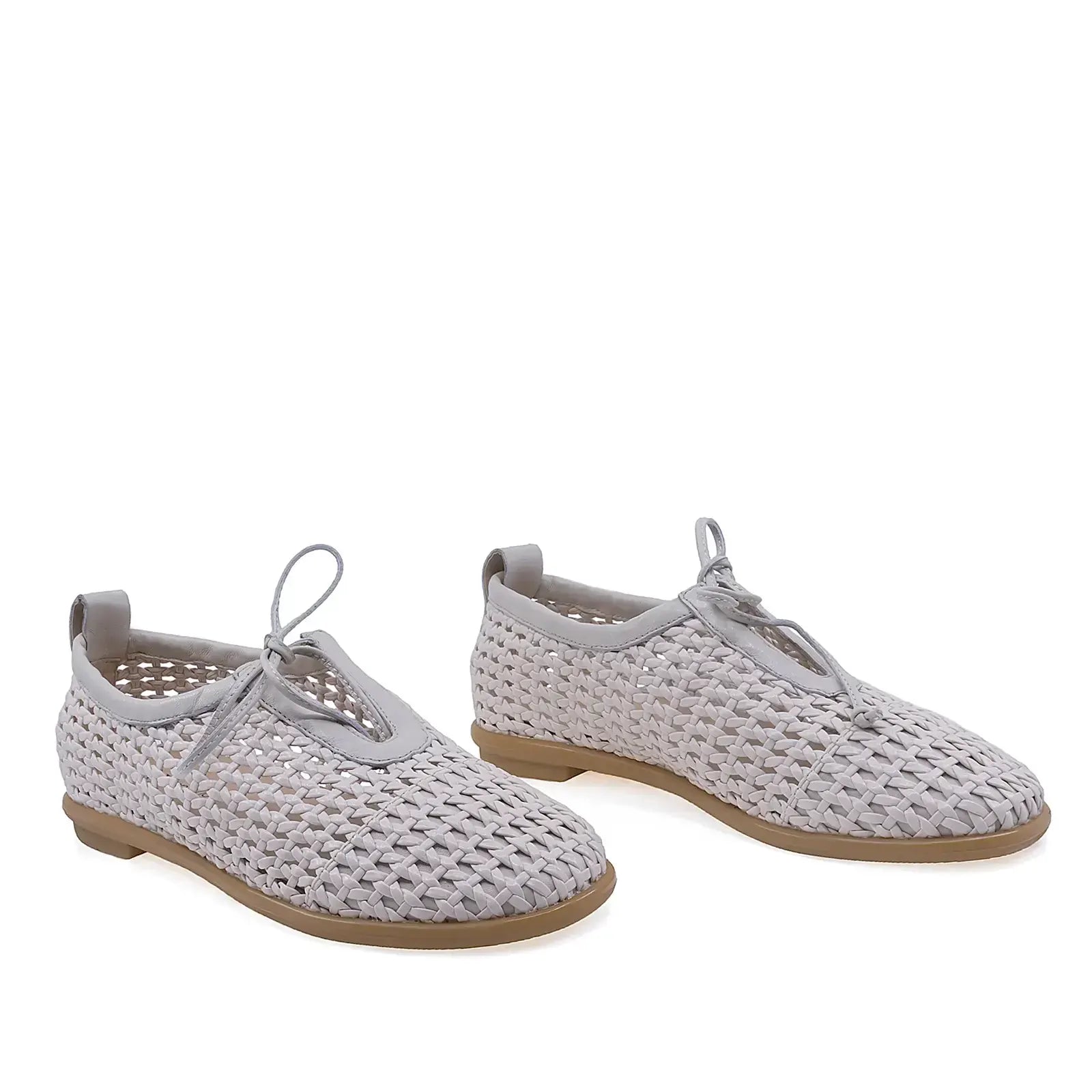 Pantofi damă Anna Viotti albi, vedere din față, design simplu și modern