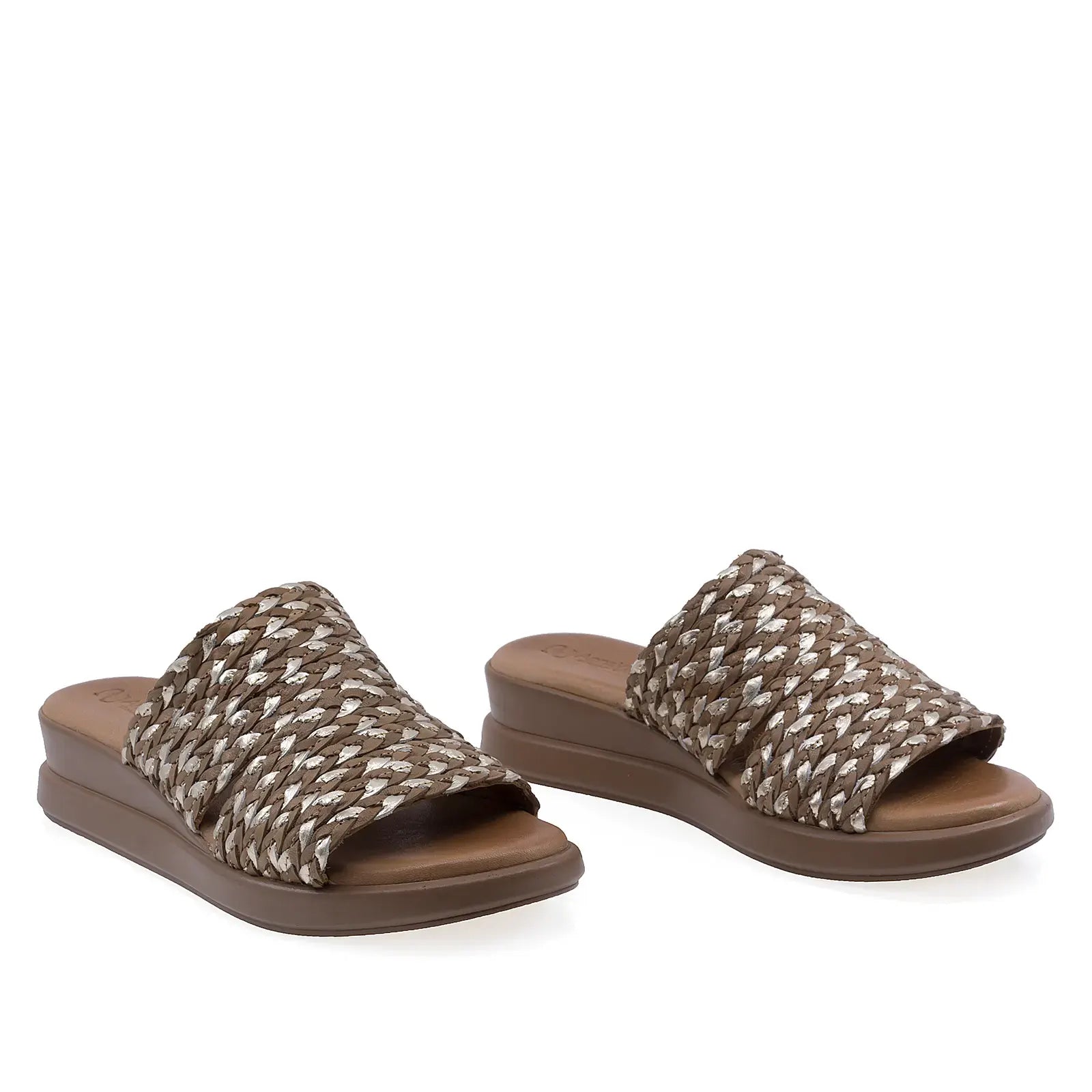 Papuci damă Anna Viotti D26-746 coniac din piele naturală cu aspect împletit