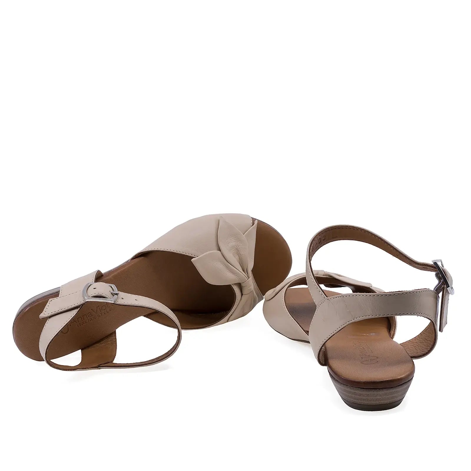 Interior din piele naturală al sandalelor damă Anna Viotti D19-2006 pentru confort și respirabilitate